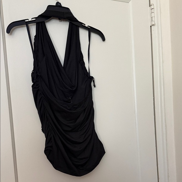 NWT 2Bebe Elegant Black Halter Top size M - Picture 4 of 9